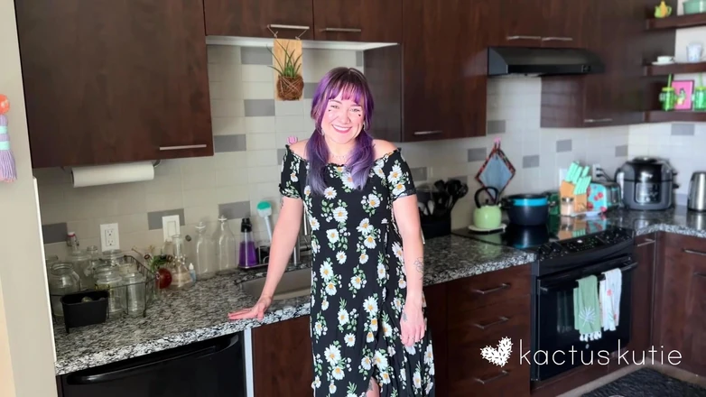 kactus kutie: POV 1st Date Pees in Your Sink