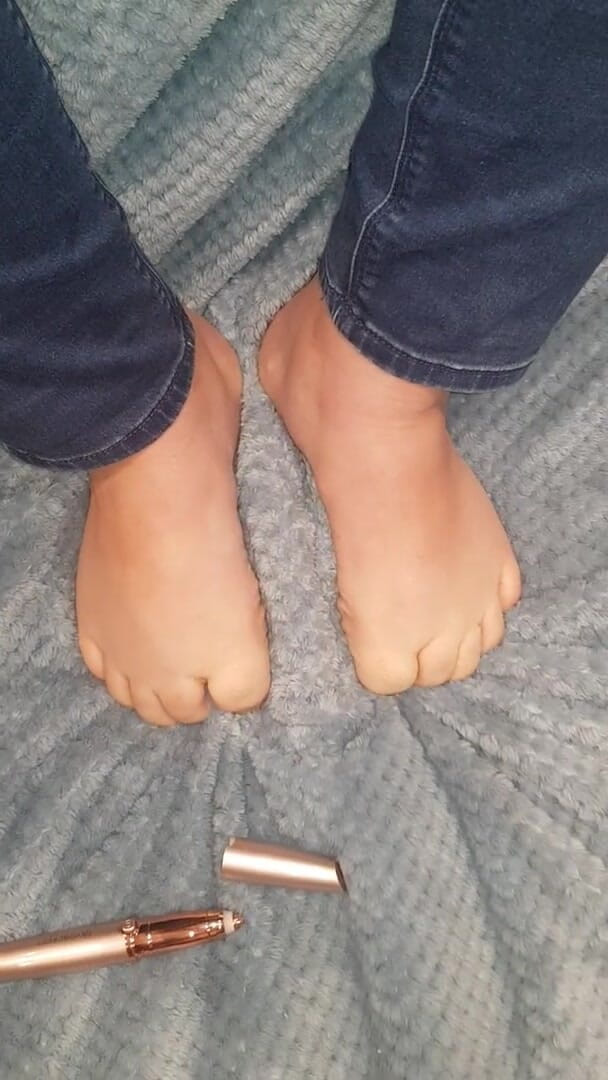 Faith's Feet Fetish: Foi, fétiche des pieds - raser mes orteils