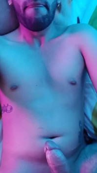 Dedos en mi culo mojado y masturbándome hasta que me corro