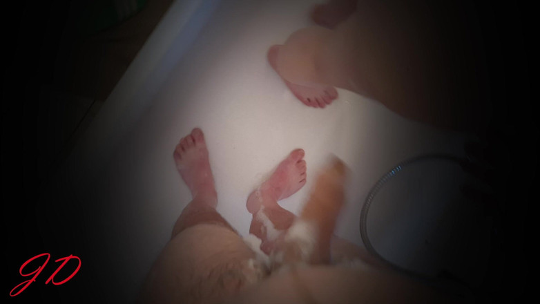 JuicyDream: Doccia, sega e scopata