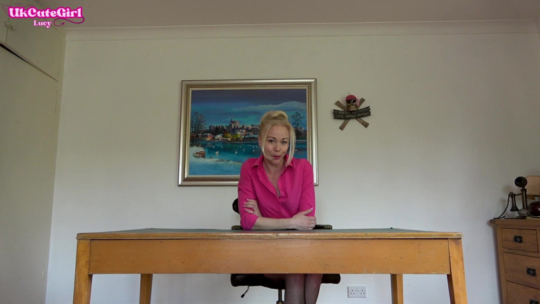 UKCuteGirl Lucy Lauren: Une prof stricte exige une double baise après les cours