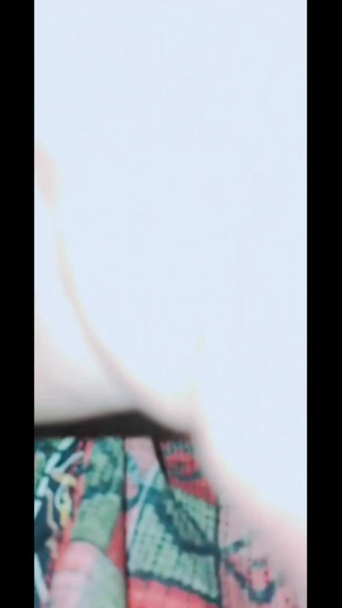 TricolorMusic3: Pepek saya sangat gatal, hari ini terdapat begitu banyak orang...