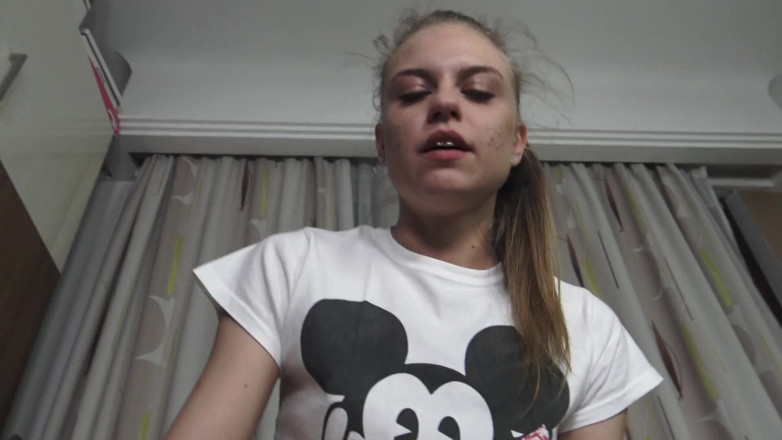 Solo Austria: Teenie Dildo jazda palenie!