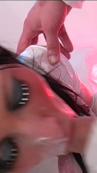 MILF Bridie James é uma enfermeira viciada em sexo consertada com porra e ordenhando paus de seus pacientes