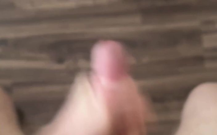 Johnny69227: 当我射精时，我的屁股塞掉了 - 激烈的自慰，振动器