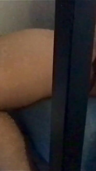 Tanganku nggak bisa muat di tanganku sendiri