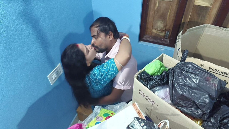 Sona bhabhi: สาวอินเดียเบงกาลีสุดฮอตเย็ดโรแมนติกอย่างลับๆ กับ devar ซุกซนของเธอในห้องร้าน