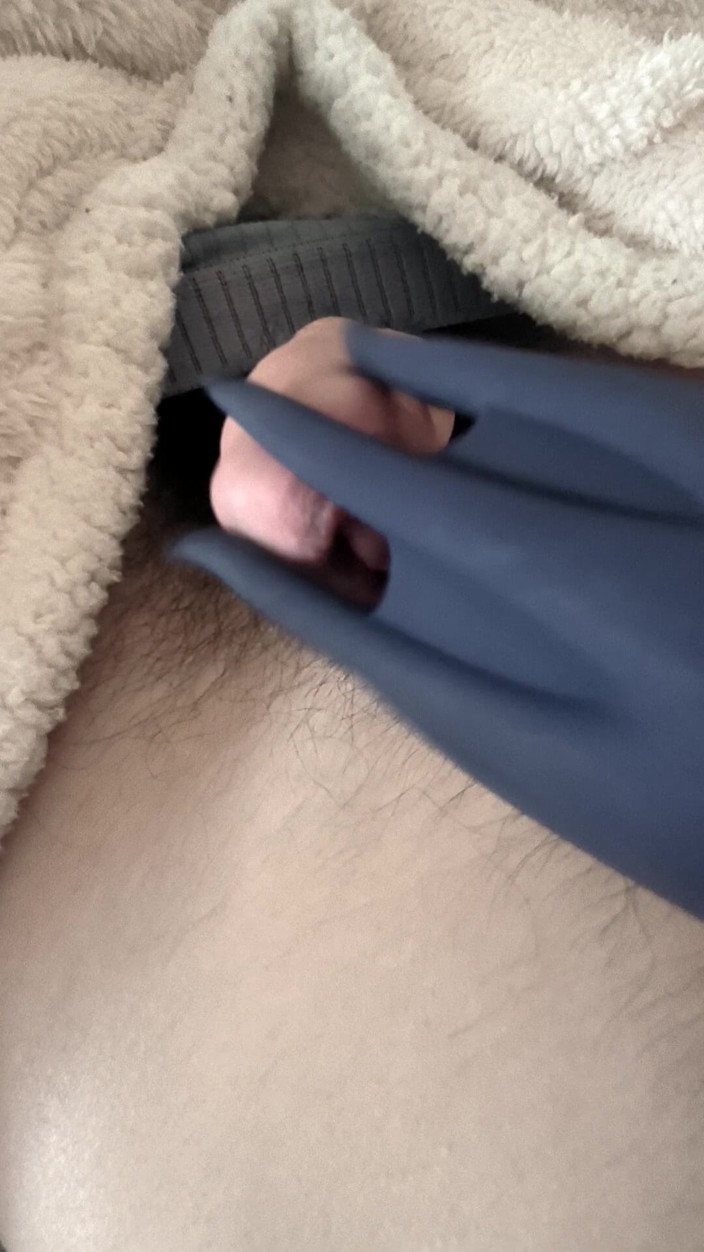 webcamboy98: Orgazm z wibratorem z głową koguta