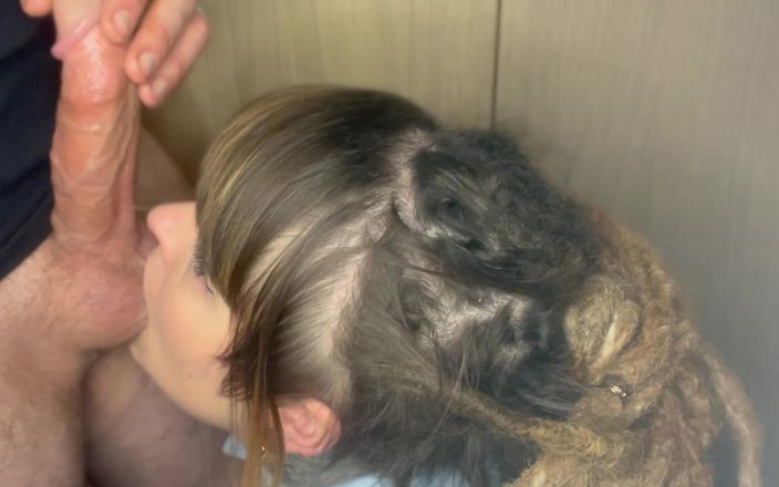 Olivia Jarden: Nördig helt naturlig tjej ger bra slarvig deepthroat