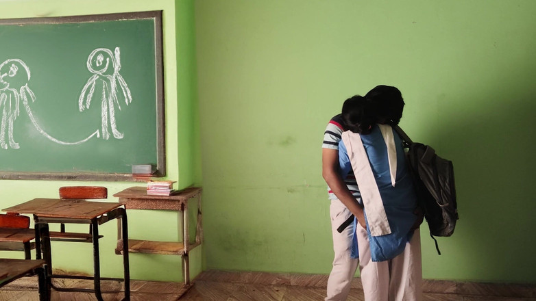 Bobbypranav: Pelajar desi kolej berkongkek dalam bilik darjah