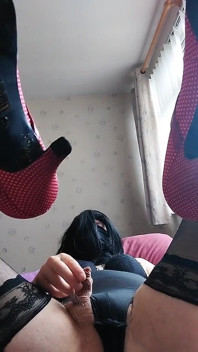 Ejaculări efeminate cu clitoris minuscul în lenjerie