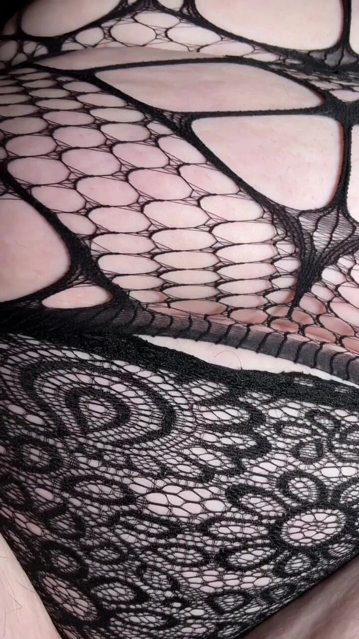 BellaBlast: Gigantka bawi się z tinies