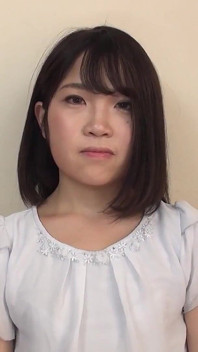 Shizuku Akane encharca você com um rio de pau amarelo