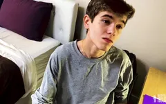 Levi rhodes डैडी के लंड को विजेता की तरह लेती है