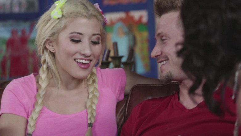 Reality Junkies: Mladá anální dobrodružství Scéna 1 Booty Loving