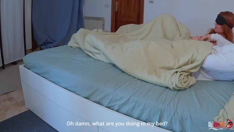 OlxRedFox: 第 2 集。继母发现她和她的继子做爱并吞下了他的精子。