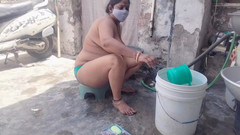 Yourgeeta8899: Sexy video indické Bhabhi při koupání