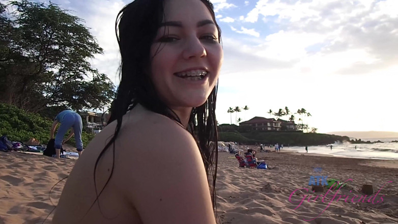 ATK Fans (Girlfriends): Vacanze virtuali hawaii con karly baker 1/9
