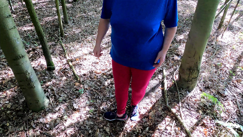Bouncy Tits Action: Completely Naked in the Forest the Tits Beaten