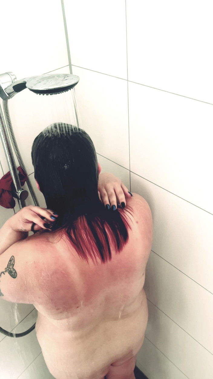 SensualChubby: Pěkná sprcha