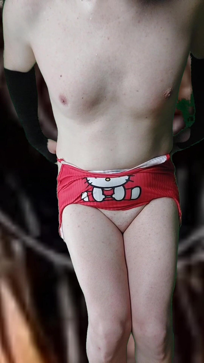 Kitty_Cross: Heet schattig femboy reet mietje in schattige pyjama stuiterende kont...