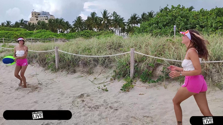 Immoral Live: Bola sepak Bermain Dengan Awek Pantai W Little Bush Jc...