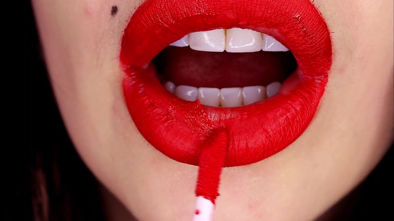 Goddess Misha Goldy: Red lipserizing with JOI