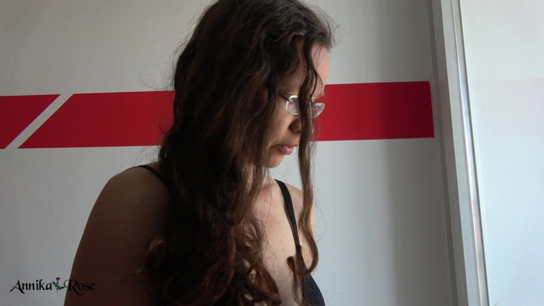 Annika Rose: Telephone banking slave!