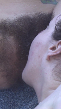 Orgie lesbiană păroasă în cadă