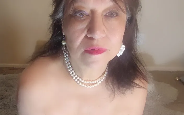 Zilah Luz: My Fantasy to Be a Glory Hole Server to Men....