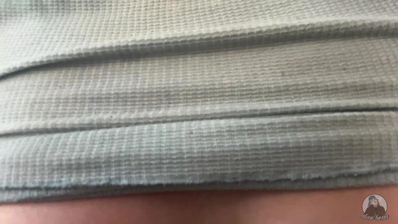 Alice Bean: Figa bagnata JOI