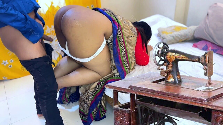 Aria Mia: Tailor šuká moji nevlastní matku v obchodě, když čekám venku!