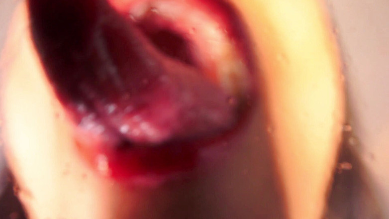 Viva Athena: गीली जीभ चाटना