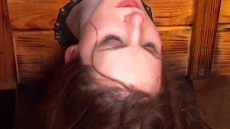 DEUTSCHE AMATEUR: Găuri fierbinți - în gură și cur - episodul 5