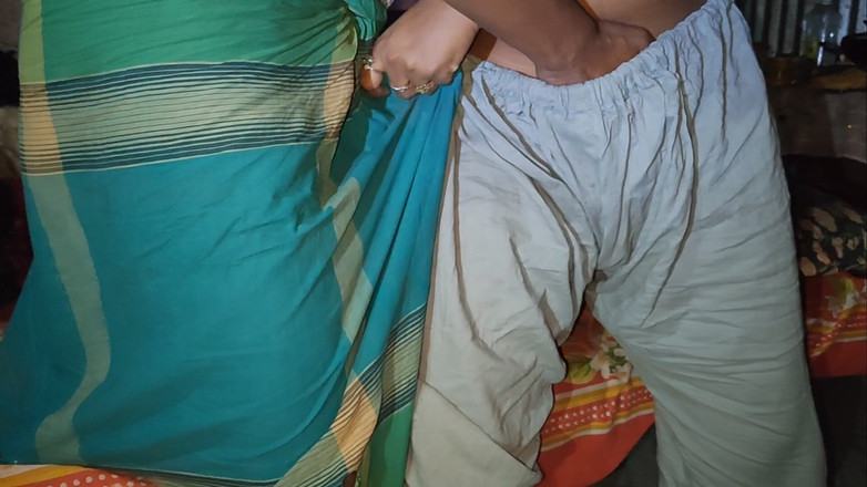 Rozi: Bangladeşli ateşli çift anı