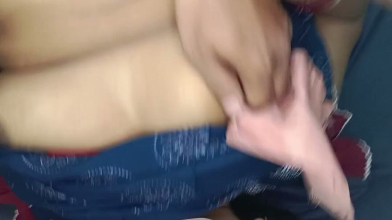 Real Couple 203: Cuplu indian desi din sat în sesiune de futai dur...