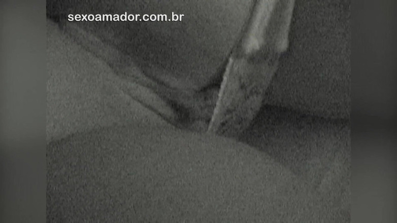 Amateurs videos: Man records video of the bride resting half naked to...