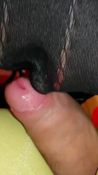 Encasement bertiga nilon merah jambu dan pantyhose kuning