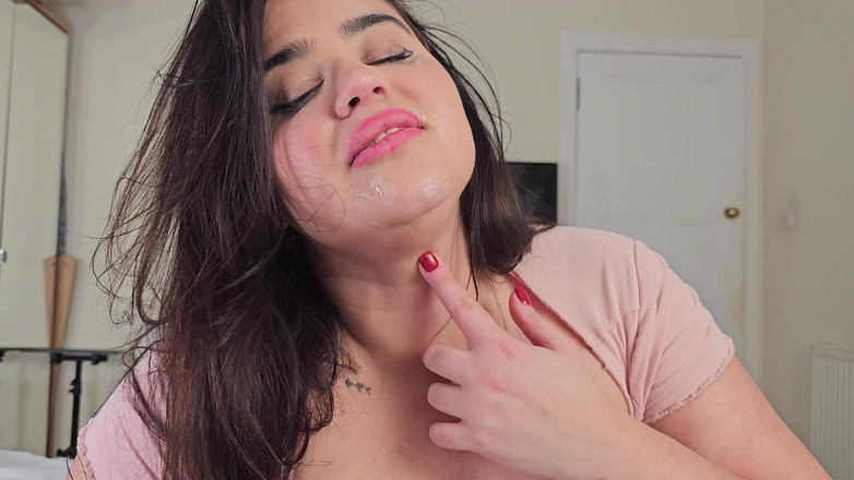 LuciaLatinaGomez: Podvádějící latinskoamerická přítelkyně přijde domů s výstřikem na obličej a...