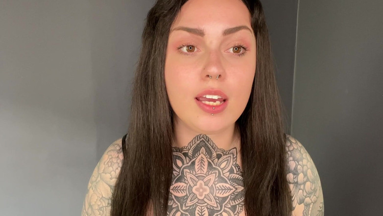 Miss Valentina: Cyber Bully