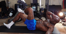 Hallelujah Johnson: Core workout klienti musí mít přiměřenou základní sílu, a rozsah...