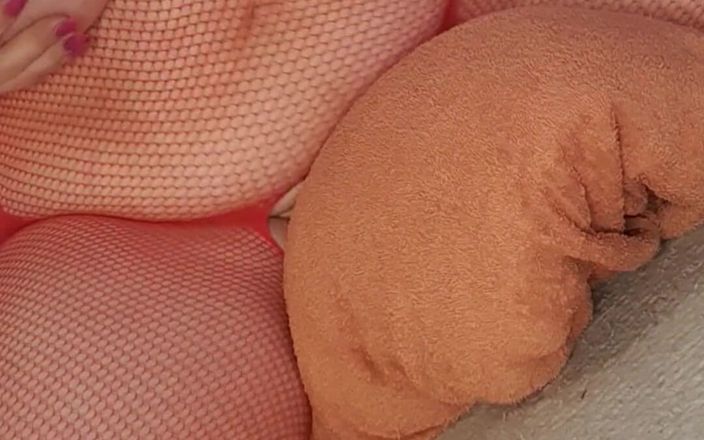 JJ Jewel BBW: Une BBW excitée chevauche une sœur squirteuse