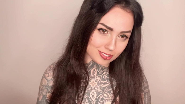 Miss Valentina: Mengunci awak dalam Chastity Gfe