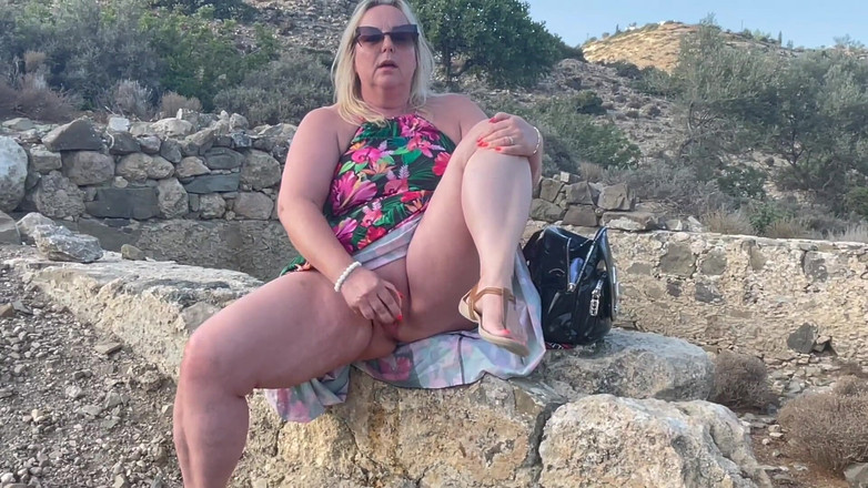 Lena Cox: Outdoor Masturbation and Squirts - Nympho Wife Real Orgasms