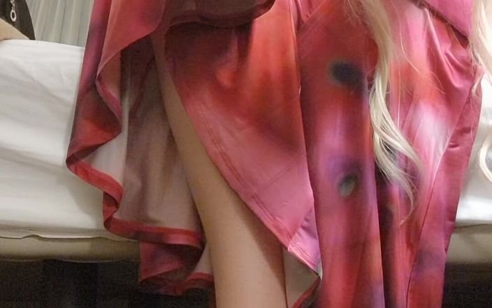 Anna Lynx: Taking off My High Heels After a Party