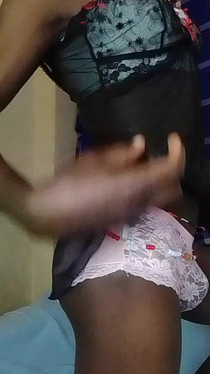 HaitiKing7: Mijn nieuwe lingerie zal je oppakken stiefvader, stop je lul...