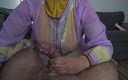 Souzan Halabi: Pakistansk styvmamma får honom att bli hård