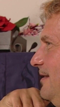 Esta Joven Pelirroja Disfruta De Un DP Con Dos Ancianos