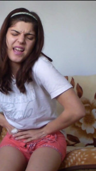 Full Bladder Teen Tries to Hold Her Pee