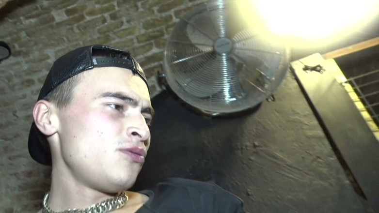 Fun raw sex with straight curious: Touze Entre Potes En Backroom